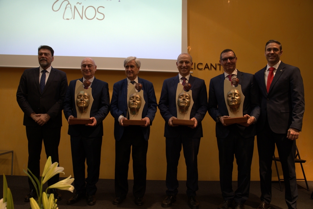 Mojica, el COMA, Badiola y Olcina, premios One Health de la gala por el 120 aniversario de Icoval