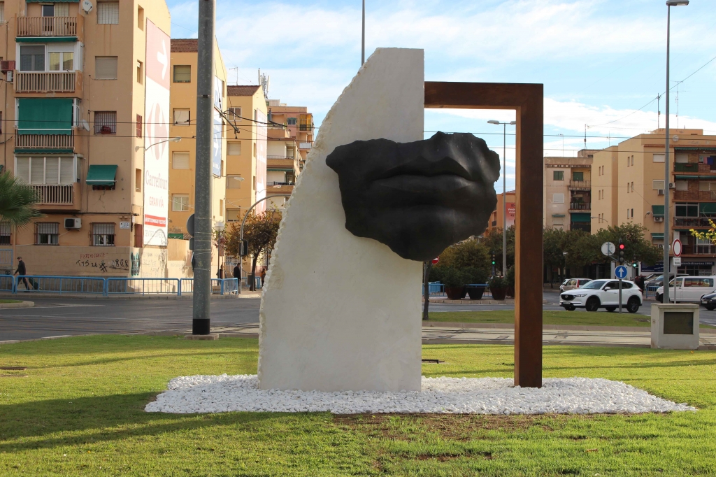 Alicante rinde tributo a las víctimas y a los ‘esenciales’ del Covid